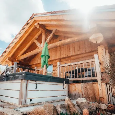 Willis Huette Domek alpejski *