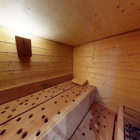 Willis Huette Chalet *