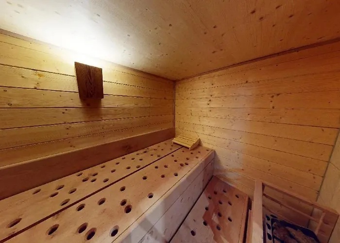 Willis Huette Chalet *